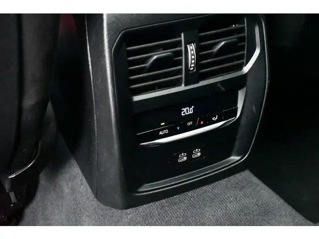 BMW 3 Serie Touring 330e M-Sport 2025 Hybride Benzine 38