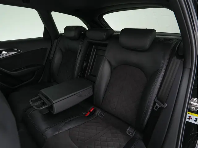 Audi RS6 Avant 4.0 TFSI Quattro 2015 Benzine 26