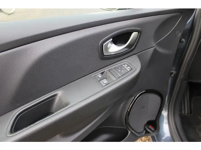 Renault Clio Estate 1.2 16V 2017 Benzine 10