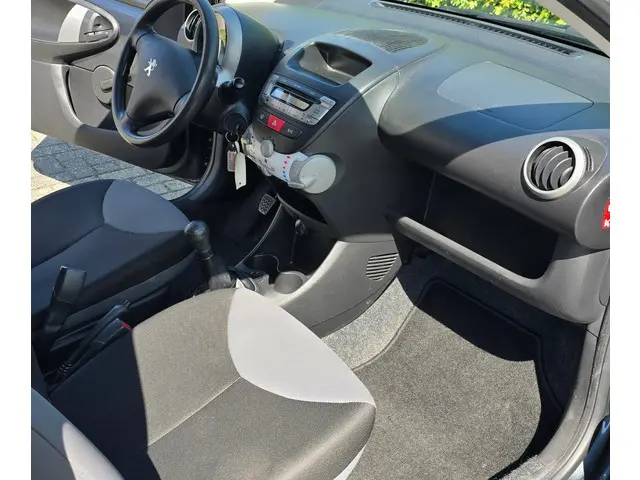 Peugeot 107 1.0 Access Accent 2012 Benzine 8