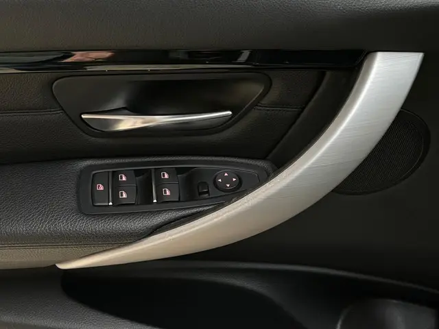 BMW 3 Serie Touring 320i M Sport Edition 2019 Benzine 14