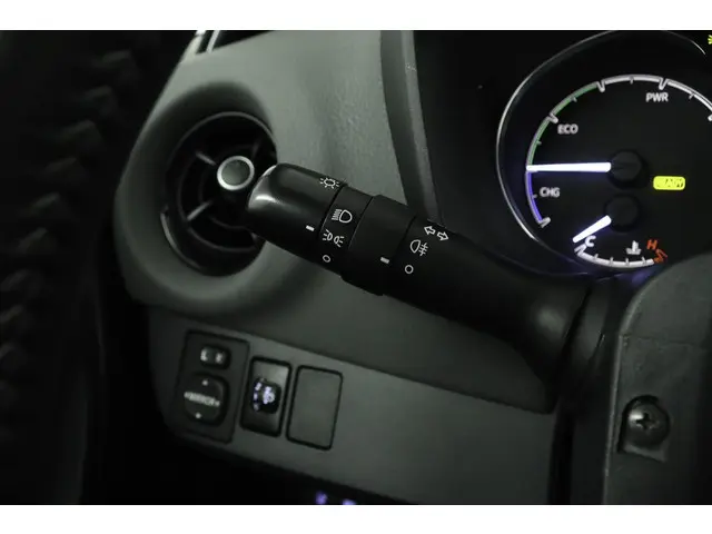 Toyota Yaris 1.5 Hybrid Active 2020 Hybride Benzine 29
