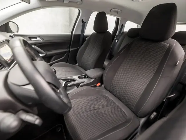 Peugeot 308 SW 1.2 PureTech Sport 2020 Benzine 13