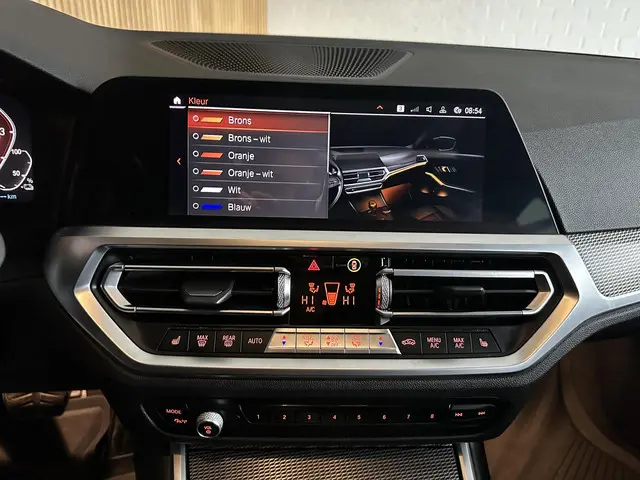 BMW 3 Serie 330e M Sport 2019 Hybride Benzine 26