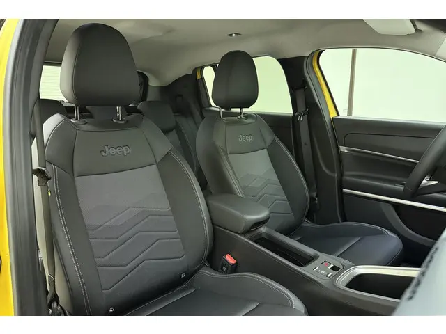 Jeep Avenger 1.2 e-Hybrid Summit 2025 Hybride Benzine 14