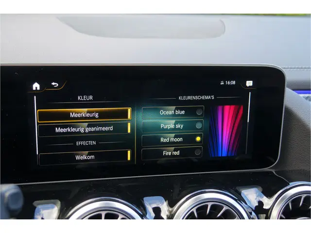 Mercedes-Benz GLA GLA 250 4M AMG Line 2020 Benzine 28