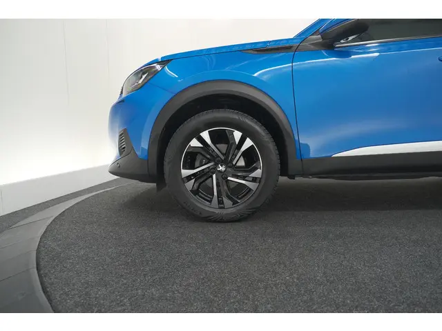 Peugeot 2008 PureTech 130 Allure 2020 Benzine 19