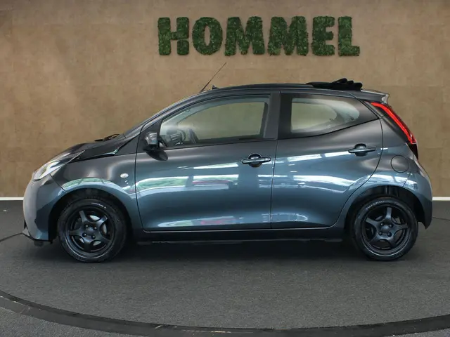 Toyota Aygo 1.0 VVT-i x-play limited 2019 Benzine 9