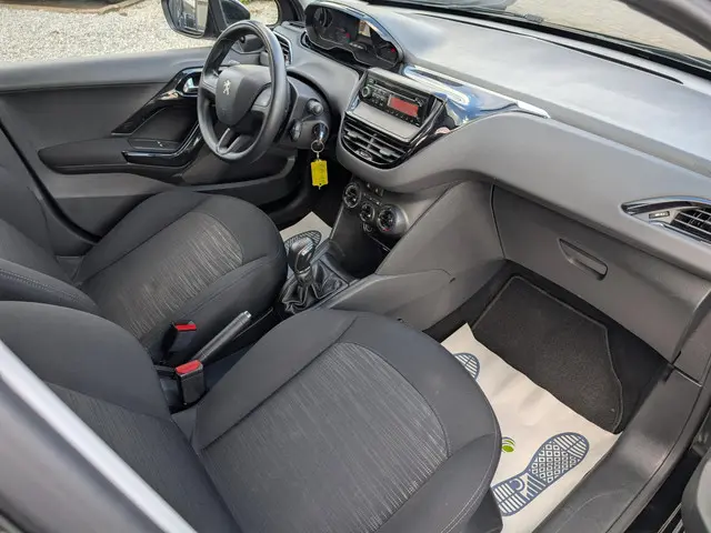 Peugeot 208 1.0 VTi Access 2014 Benzine 18