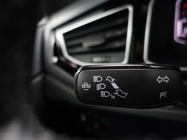 Volkswagen Taigo 1.0 TSI R-Line- 2023 Benzine 21