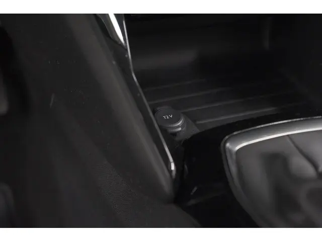 Peugeot 208 PureTech 100 Allure 2022 Benzine 36