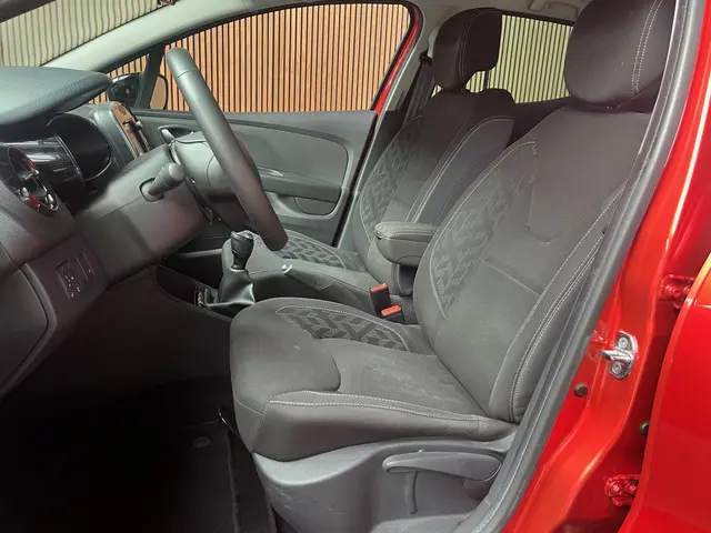 Renault Clio 0.9 TCe Limited 2018 Benzine 14