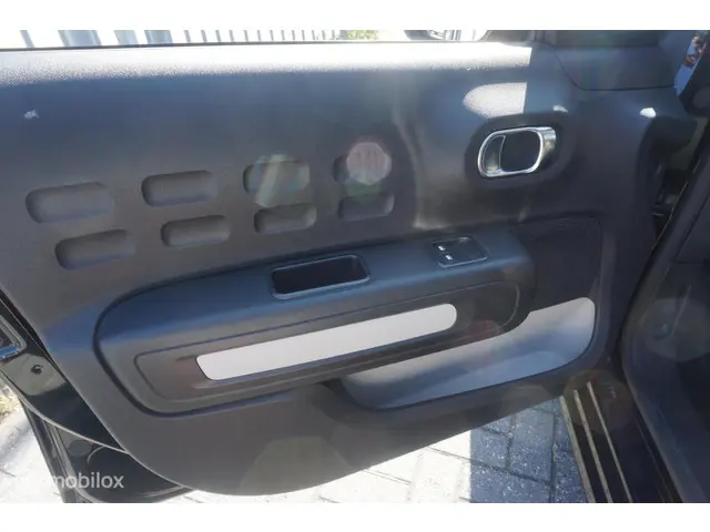 Citroën C3 1.2 PureTech Feel 105g ( ERG NETJES ) 2016 Benzine 7