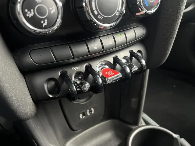 MINI Cooper Mini 1.5 Business 2017 Benzine 28