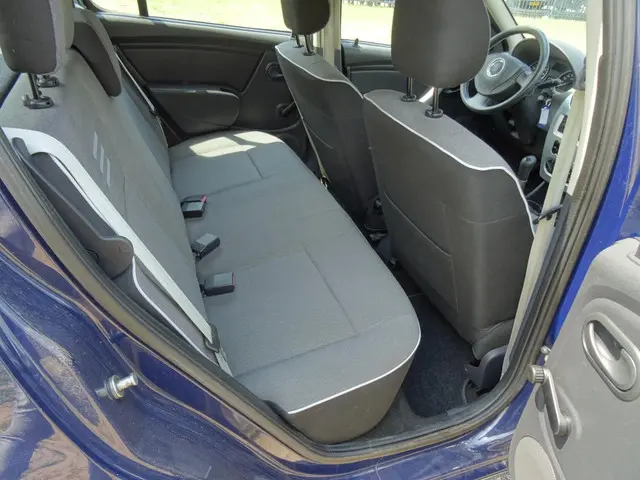 Dacia Sandero 1.2 Aniversare 2012 Benzine 13