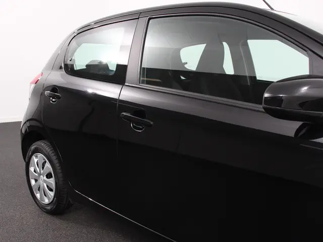 Peugeot 108 1.0 e-VTi Active 2021 Benzine 24