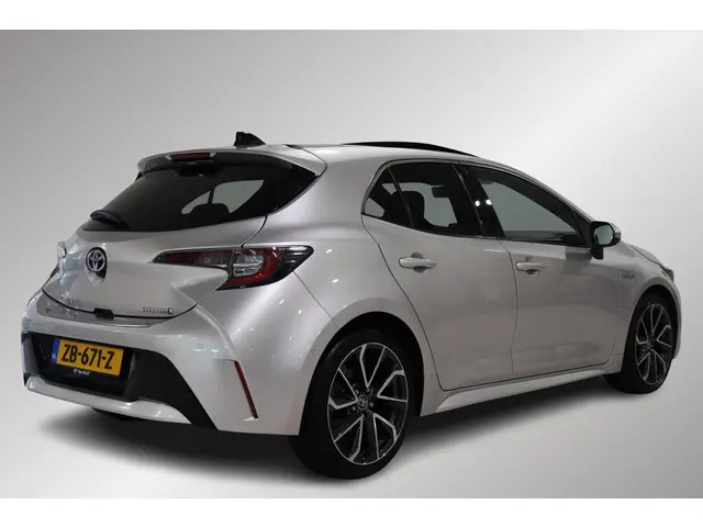 Toyota Corolla 1.8 Hybrid Executive, 2019 Hybride Benzine 2