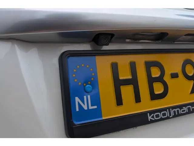 Toyota Yaris 1.5 Hybrid Lease 2015 Hybride Benzine 8