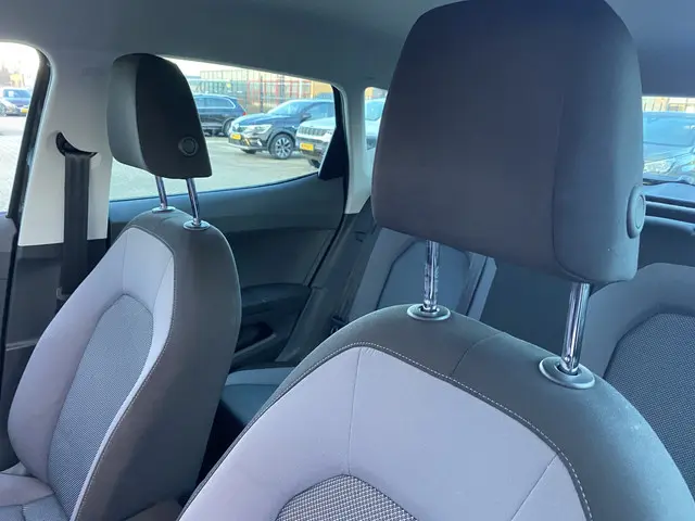 SEAT Arona 1.0 TSI Style Business Intense 2020 Benzine 14