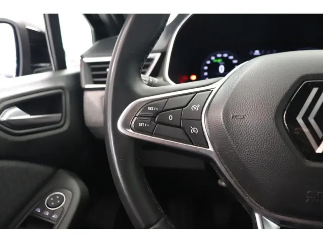 Renault Clio 1.0 TCe 90 GPF techno 2024 Benzine 18