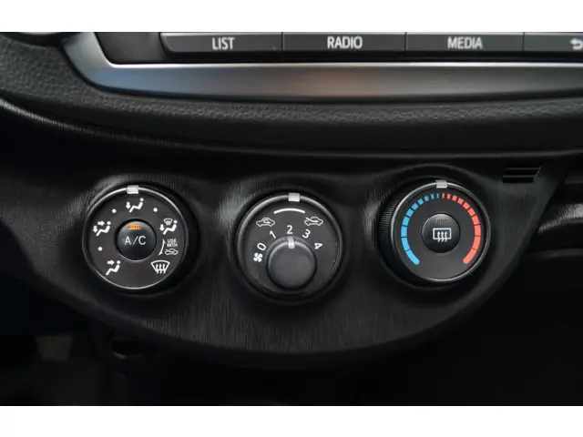 Toyota Yaris 1.0 VVT-i Now / Airco / NL auto 2014 Benzine 17