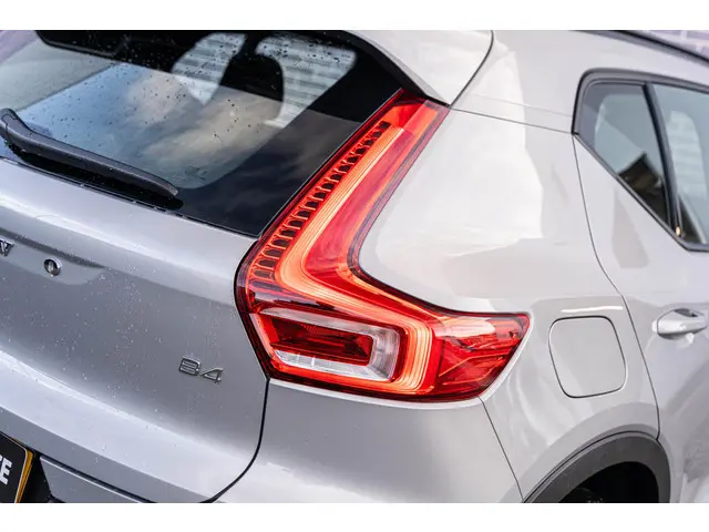 Volvo XC40 2.0 B4 Plus Dark 2024 Benzine 16