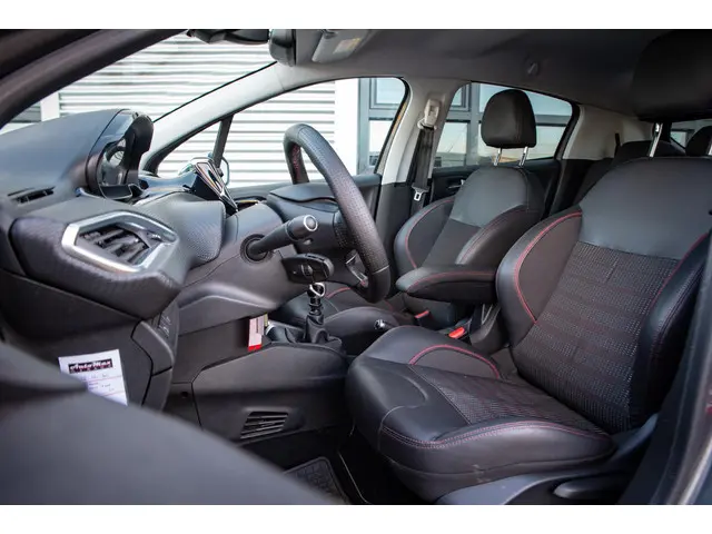 Peugeot 208 1.2 PureTech GT-Line 2018 Benzine 12