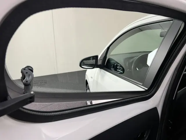 Peugeot 108 1.0 e-VTi RIJKLAAR!! 2020 Benzine 28