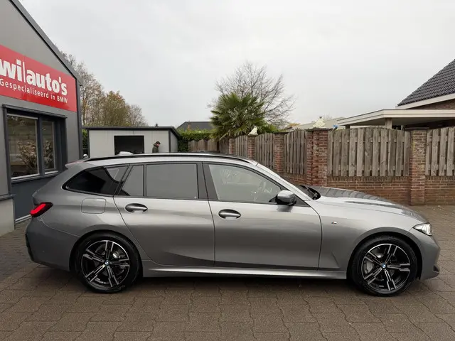 BMW 3 Serie Touring 330i xDrive M-Sport 2025 Benzine 11