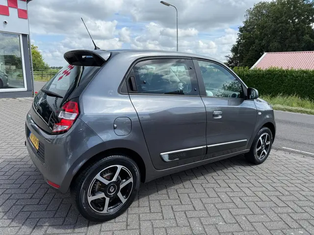 Renault Twingo 0.9 TCe Intens/RIJKLAARPRIJS! 2018 Benzine 2