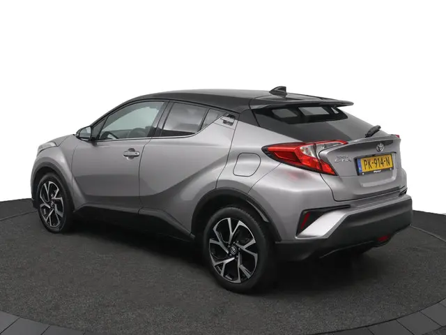 Toyota C-HR 1.2 Bi-Tone 2017 Benzine 12