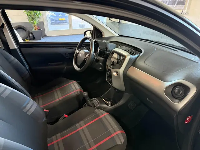 Peugeot 108 1.0 e-VTi Active 2014 Benzine 13