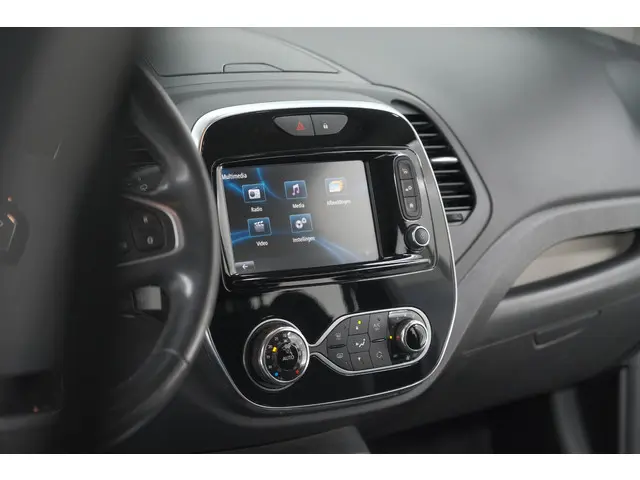 Renault Captur TCe 120 Intens 2017 Benzine 52