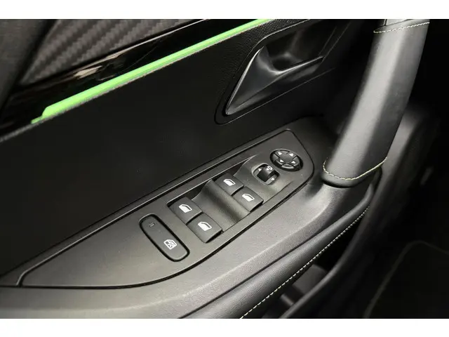 Peugeot e-2008 EV GT 50 kWh 2020 Elektrisch 32