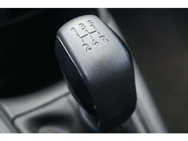 Peugeot 208 1.6 e-HDi Active 2012 Diesel 20