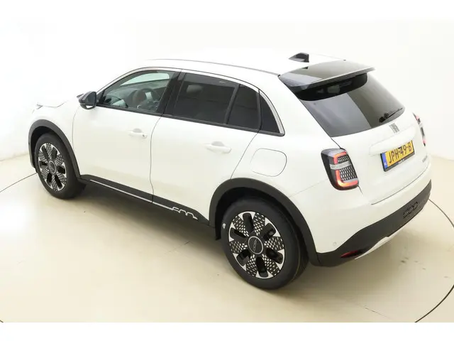 Fiat 600 1.2 Hybrid La Prima 2025 Hybride Benzine 4