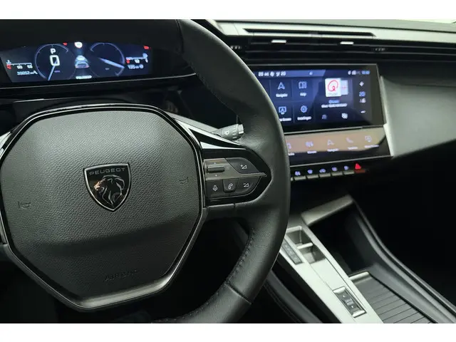 Peugeot 408 1.2 PureTech Allure 130 EAT8 2024 Benzine 19