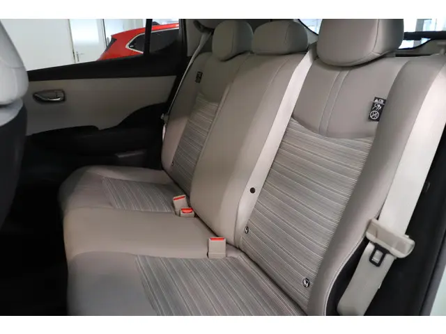 Nissan Leaf N-Connecta 40 kWh 2020 Elektrisch 8