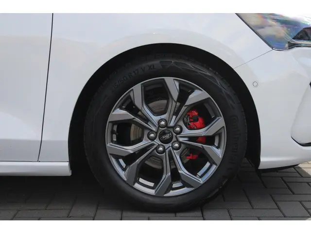 Ford Focus 1.0 EcoBoost Hybrid ST Line X 2024 Benzine 6