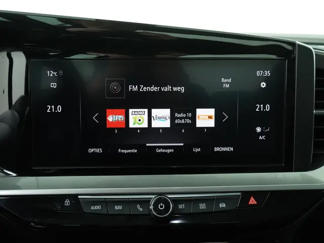 Opel Mokka 1.2 Turbo Business Elegance 2021 Benzine 18