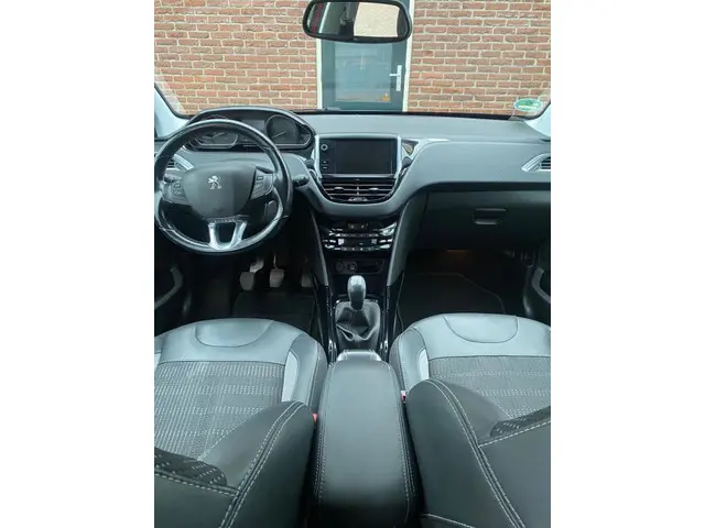 Peugeot 2008 1.2 PureTech Active 2017 Benzine 10