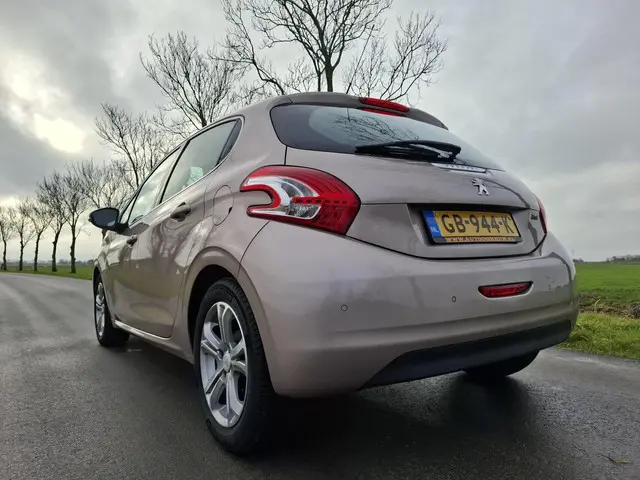 Peugeot 208 1.2 VTi Active❗ 2013 Benzine 14