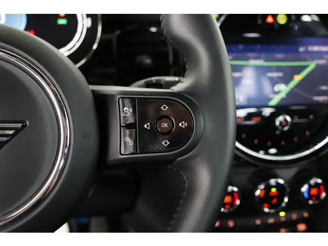 MINI Electric Cooper S 33 kWh 2022 Elektrisch 17