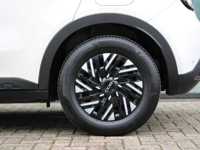 Fiat 600e RED 54 kWh 2024 Elektrisch 24