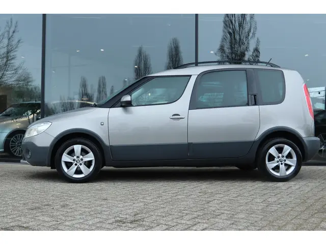 Škoda Roomster 1.2 TSI FRESH 2014 Benzine 10