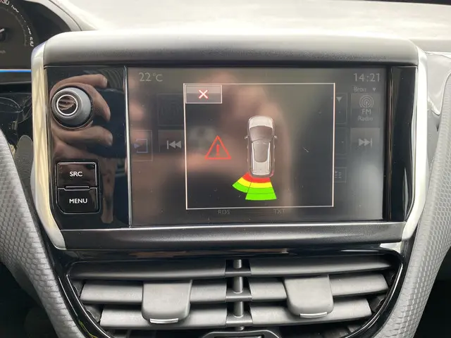 Peugeot 2008 1.2 PureTech Allure 2016 Benzine 41