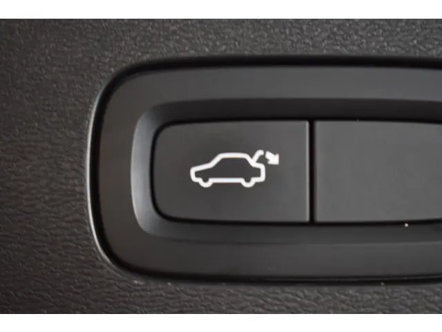 Volvo V60 2.0 T5 250pk AUT8 Momentum 2018 Benzine 18