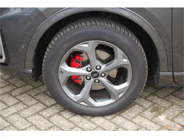 Ford Kuga 2.5 PHEV 243PK ST-Line X 2025 Hybride Benzine 10