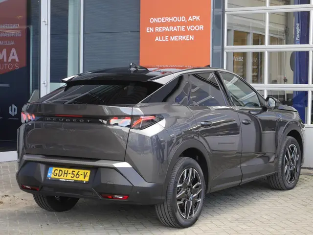 Peugeot 3008 1.2 Hybrid 136 GT 2024 Hybride Benzine 6