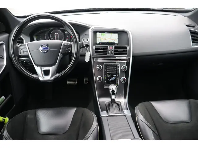 Volvo XC60 2.0 D3 FWD R-Design 2016 Diesel 2